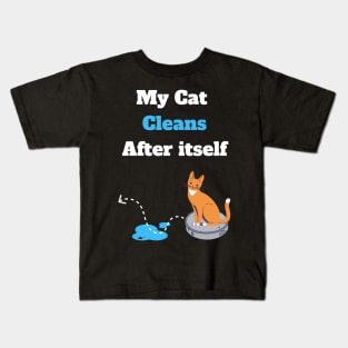 Funny elegant cat riding on vacuum robot cleaner Kids T-Shirt